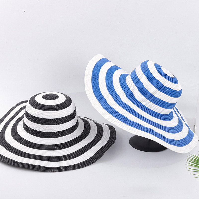 Ing Simpenan Stripe Floppy Sun Hat kanggo Lady